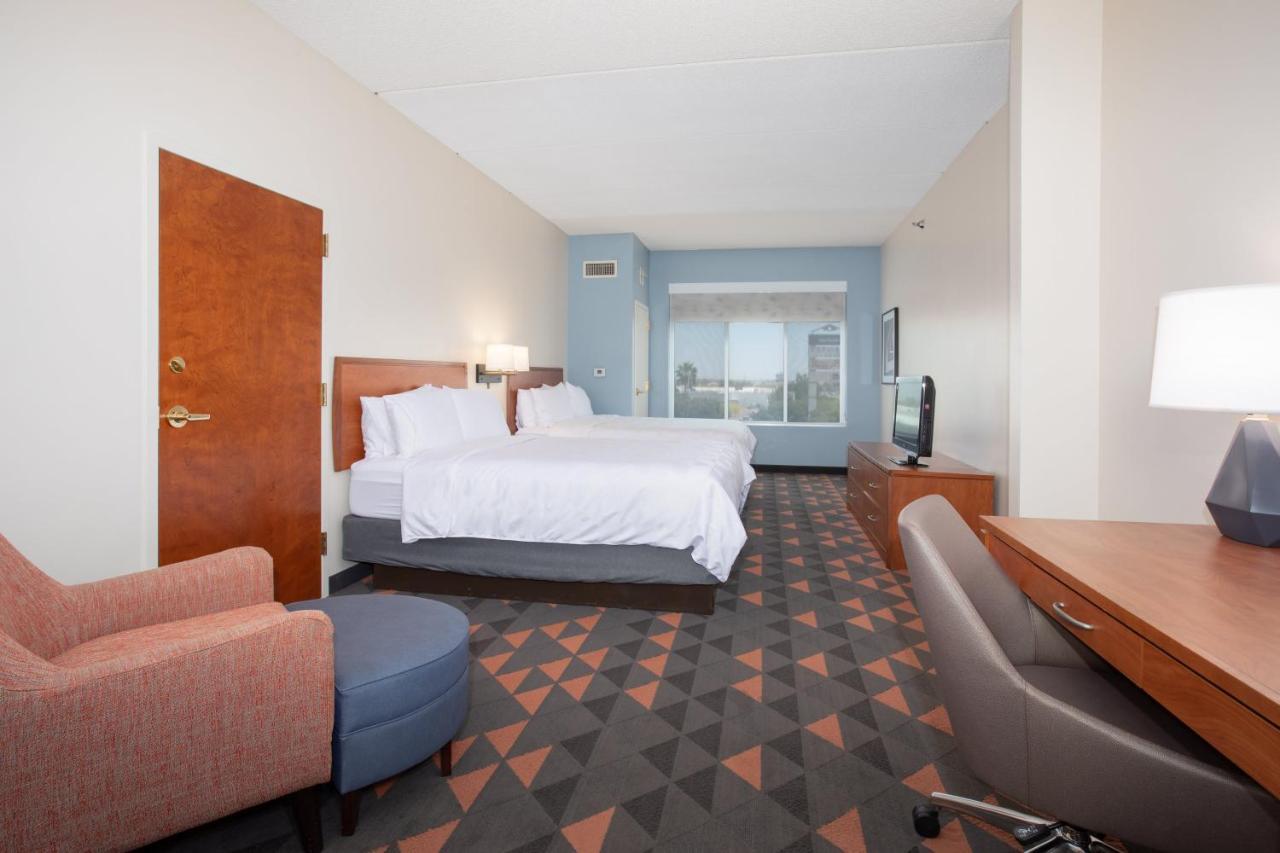 Holiday Inn & Suites Goodyear - West Phoenix Area By Ihg Exterior foto
