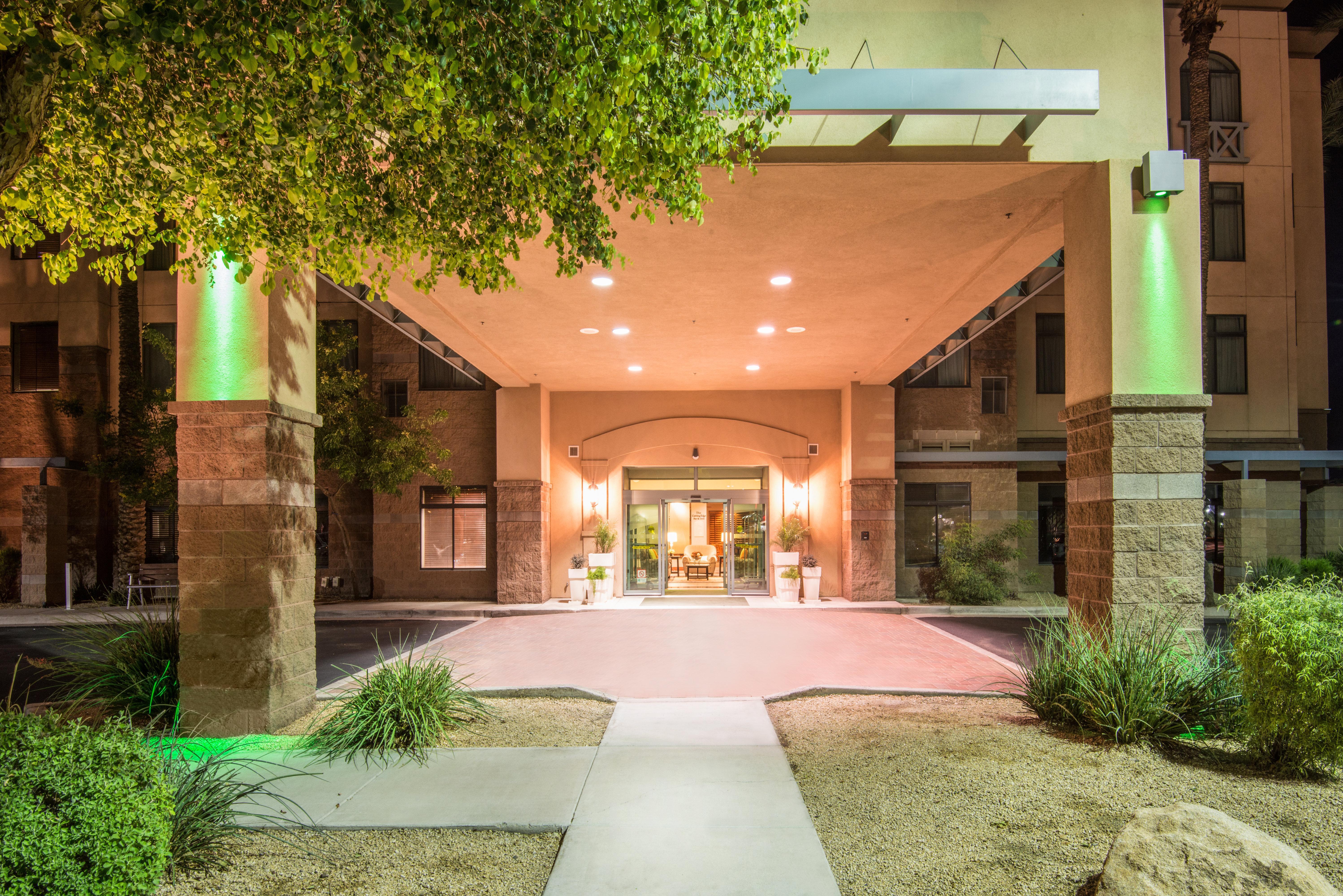 Holiday Inn & Suites Goodyear - West Phoenix Area By Ihg Exterior foto
